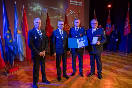 8b_70 LET GZIB_Sandi Curk, Srečko Šestan, Robert Škrlj in Rado Fabec